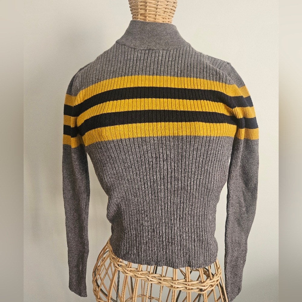 FOREVER 21 Sweater